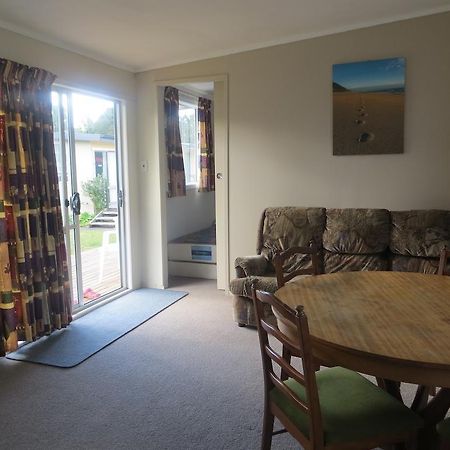 Big Bay Holiday Park Awhitu Rom bilde
