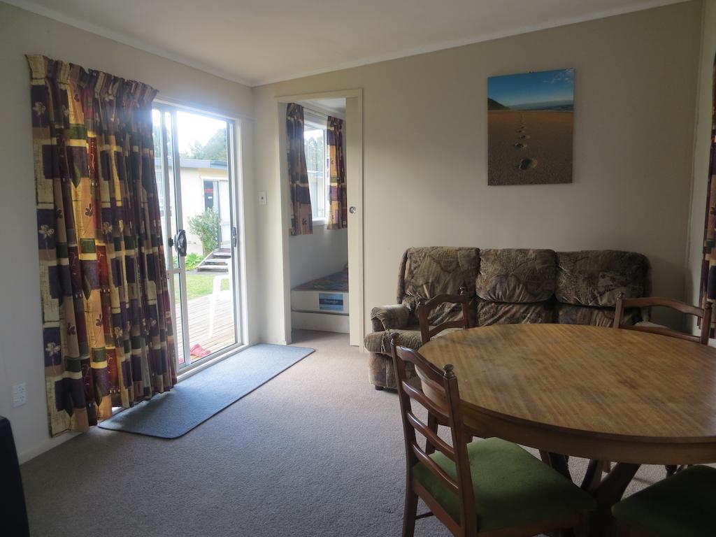Big Bay Holiday Park Awhitu Rom bilde