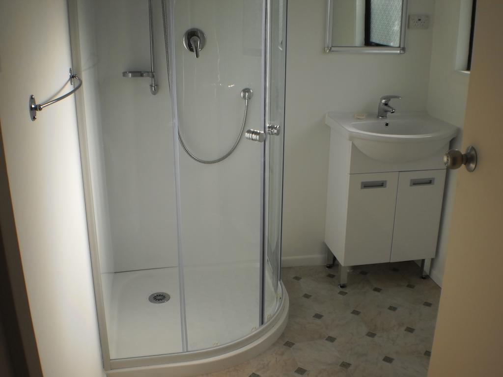 Big Bay Holiday Park Awhitu Rom bilde